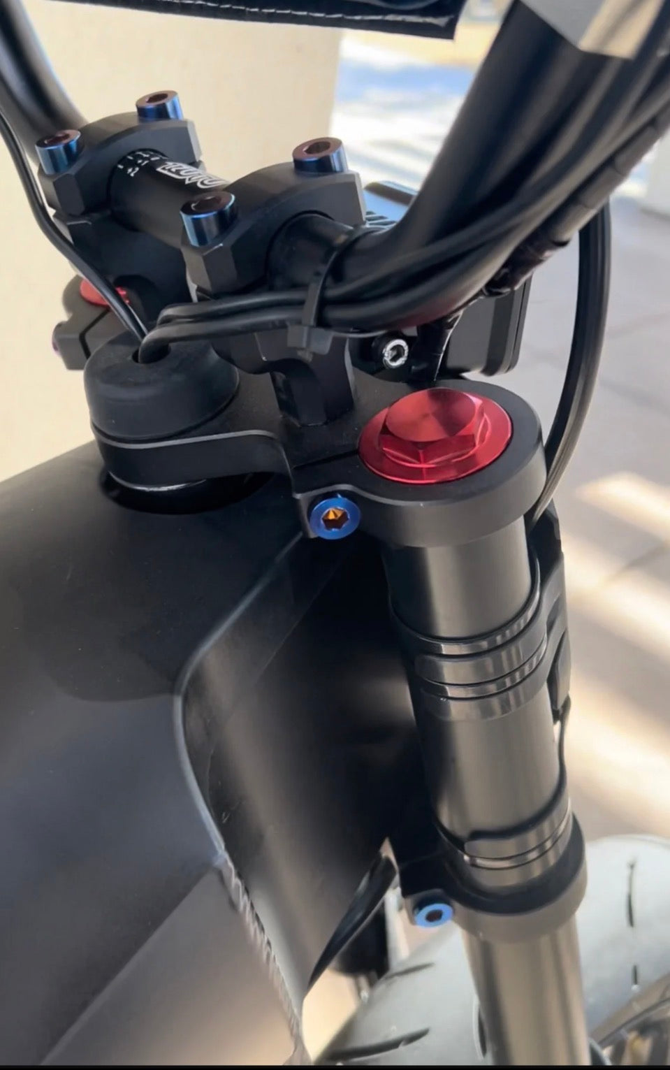 Triple clamp titanium bolts (Yozma, Tuttio)